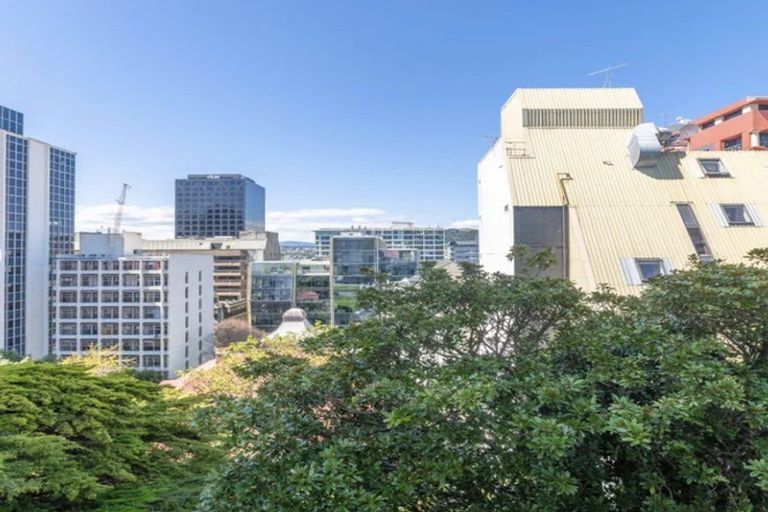 Photo of property in 2/193 The Terrace, Wellington Central, Wellington, 6011