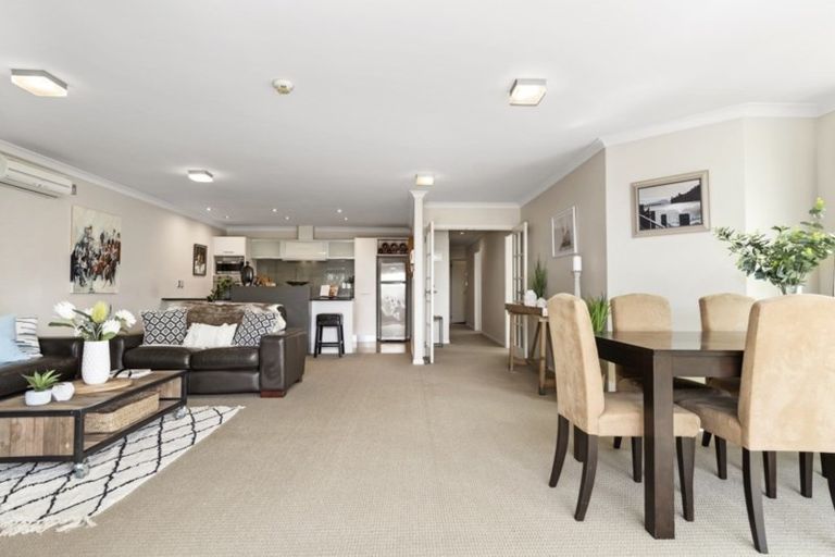 Photo of property in 7/235 Devonport Road, Tauranga, 3110