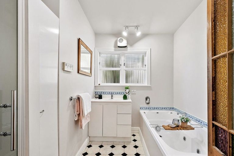 Photo of property in 82 Elizabeth Street, Mount Victoria, Wellington, 6011