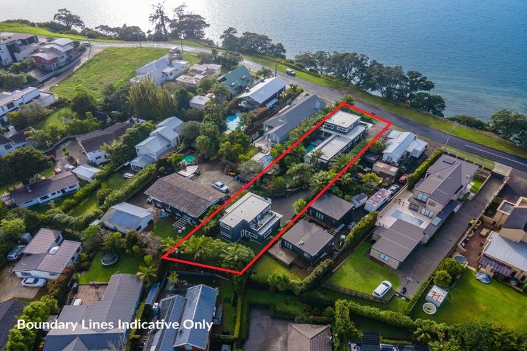Photo of property in 20 Marine Parade, Mellons Bay, Auckland, 2014