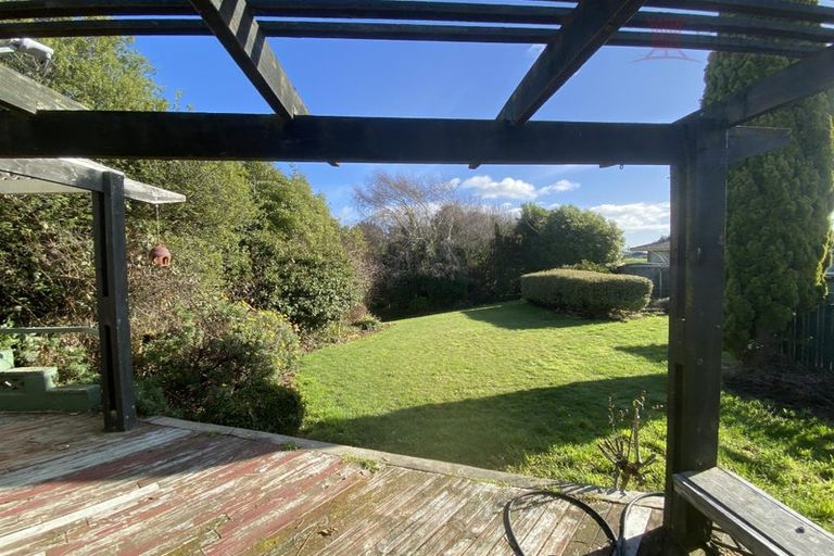 Photo of property in 82 Warren Crescent, Hillmorton, Christchurch, 8025