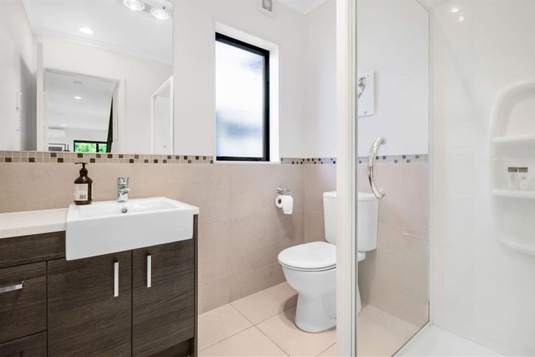 Photo of property in 24 Pickaberry Avenue, Karaka, Papakura, 2113