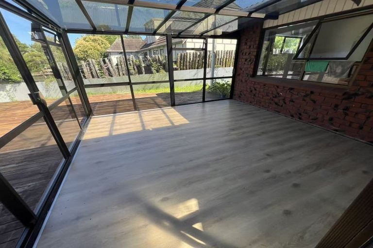 Photo of property in 10 Orinda Close, Botany Downs, Auckland, 2010