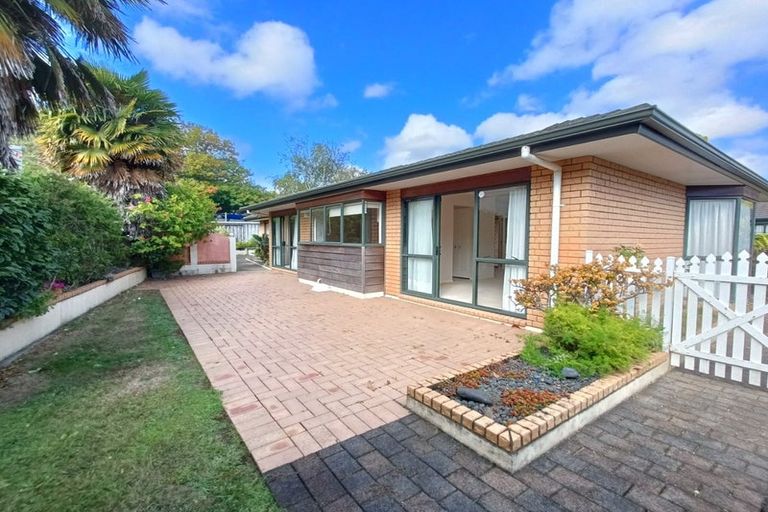 Photo of property in 70 Bob Charles Drive, Golflands, Auckland, 2013