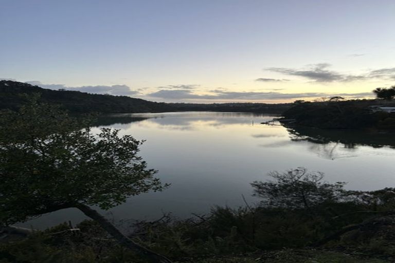 Photo of property in 11 John Bracken Way, Beach Haven, Auckland, 0626