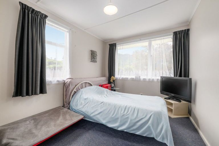 Photo of property in 14 Wairau Road, Picton, 7220