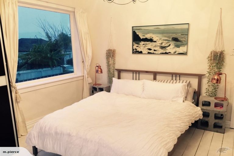 Photo of property in 1/194 Waimumu Road, Massey, Auckland, 0614