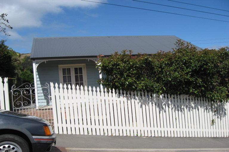 Photo of property in 12 Cornwall Road, Lyttelton, 8082