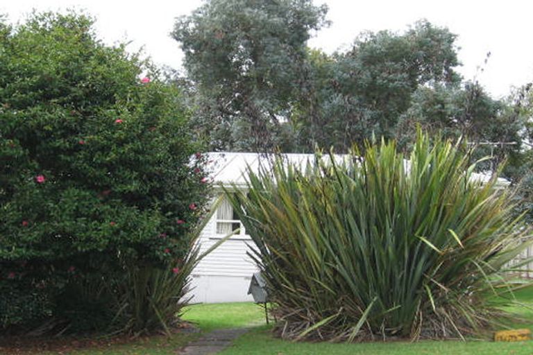 Photo of property in 6 Ranui Avenue, Ranui, Auckland, 0612