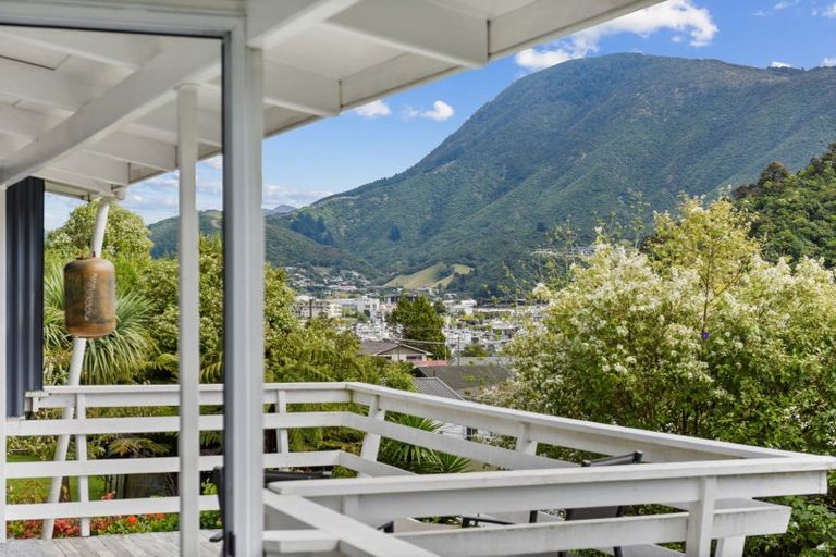 Photo of property in 50b Milton Terrace, Picton, 7220