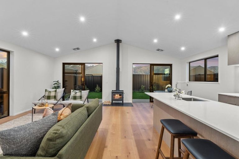 Photo of property in 51 Gillespie Street, Lake Hawea, 9382