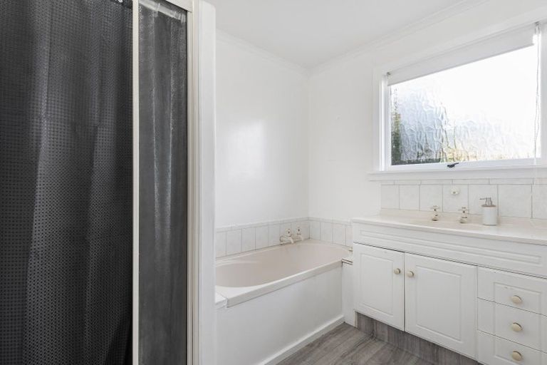 Photo of property in 63 Northcote Road, Northcote, Christchurch, 8052