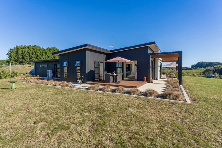 Photo of property in 9 Kristin Place, Manakau, Levin, 5573