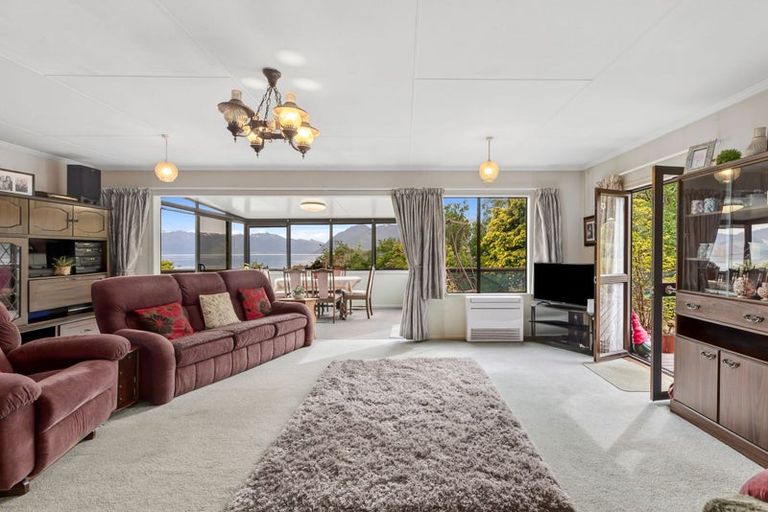 Photo of property in 12 Skinner Crescent, Lake Hawea, Wanaka, 9382