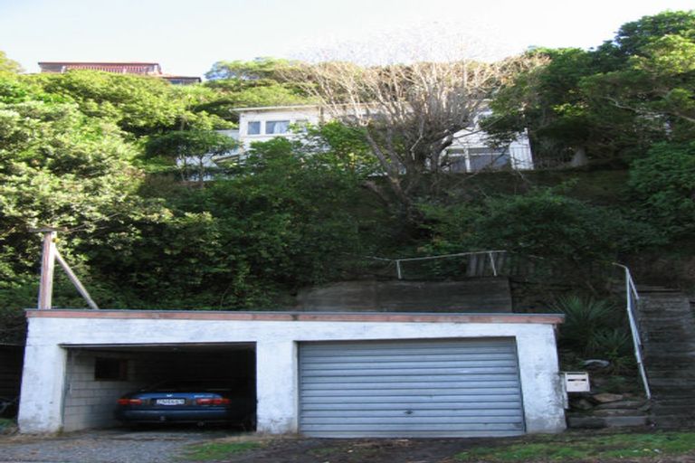 Photo of property in 27 Airlie Road, Plimmerton, Porirua, 5026