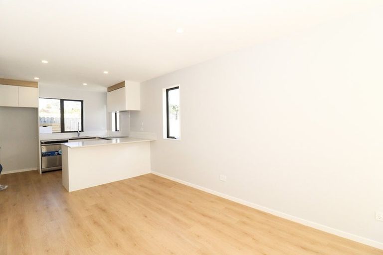 Photo of property in 4f Blue Gum Rise, Sunnyhills, Auckland, 2010