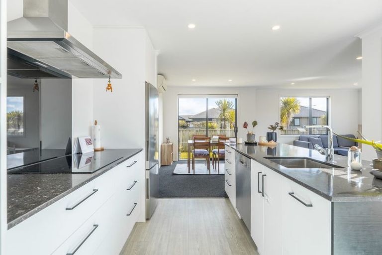 Photo of property in 59 Dunkeld Drive, Papamoa, 3118