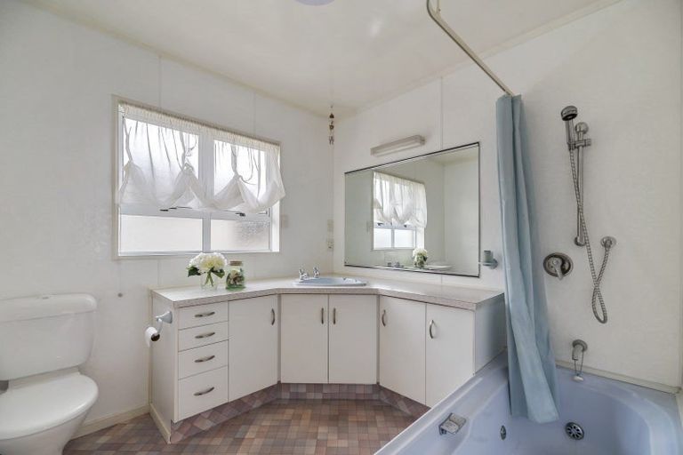 Photo of property in 118a Wellington Street, Pukekohe, 2120