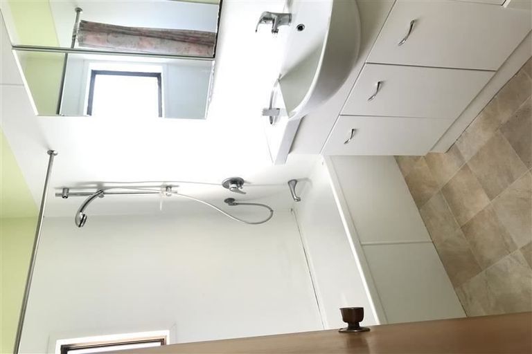 Photo of property in 8 Fitzherbert Avenue, West Harbour, Auckland, 0618