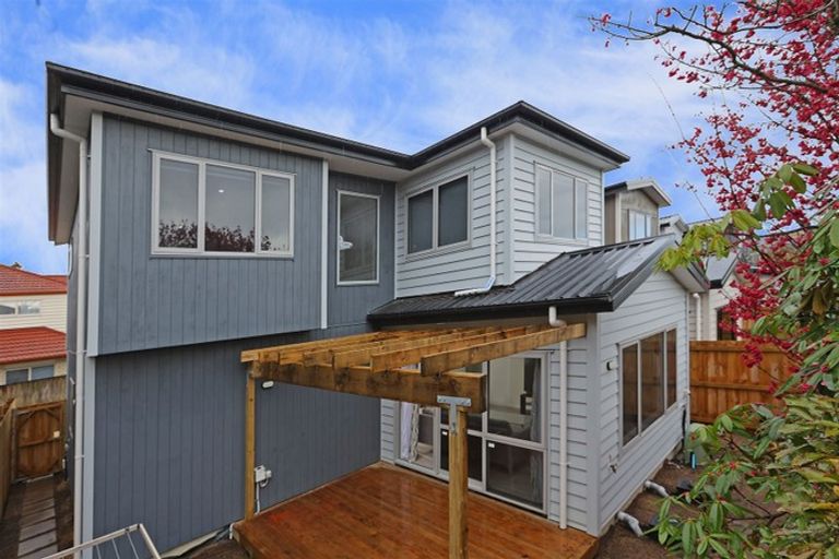 Photo of property in 43c Border Road, Henderson, Auckland, 0612