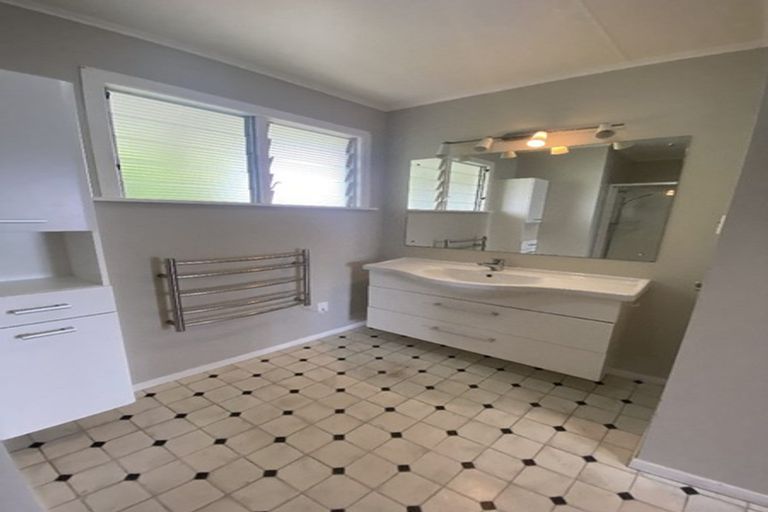 Photo of property in 5 Harlech Street, Levin, 5510