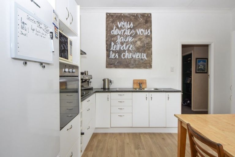 Photo of property in 22 Philip Street, Carterton, 5713