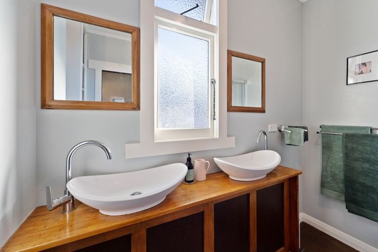 Photo of property in 16 Birdwood Avenue, Moturoa, New Plymouth, 4310