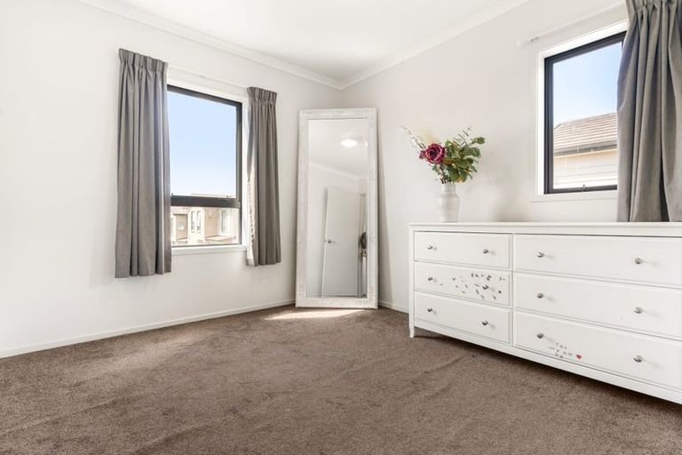 Photo of property in 14 Taiaapure Street, Weymouth, Auckland, 2103
