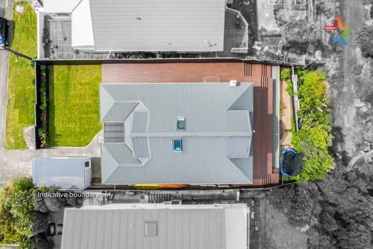 Photo of property in 46 Milne Terrace, Island Bay, Wellington, 6023