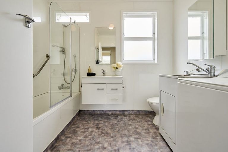 Photo of property in 229 Karori Road, Karori, Wellington, 6012