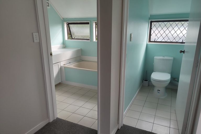 Photo of property in 3/15 Swanson Road, Henderson, Auckland, 0610