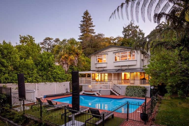 Photo of property in 23 Brougham Street, Nelson South, Nelson, 7010