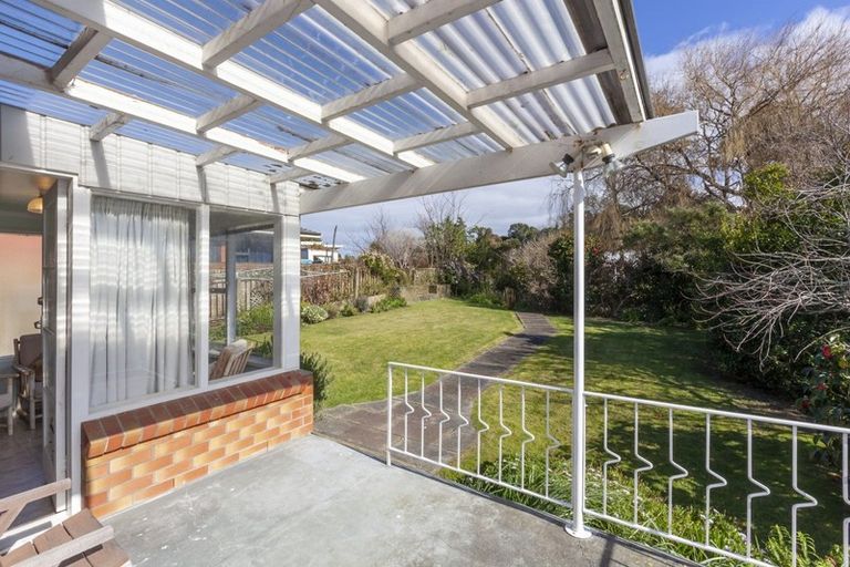 Photo of property in 21 Alexander Road, Raumati Beach, Paraparaumu, 5032