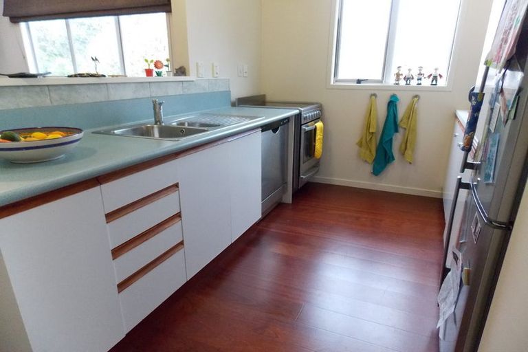 Photo of property in 17 Lawson Place, Mount Victoria, Wellington, 6011