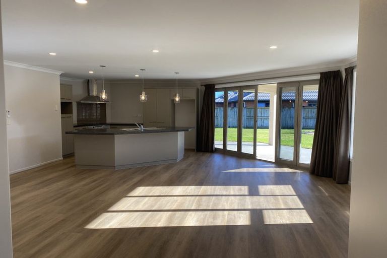 Photo of property in 19 Watkins Road, Cambridge, 3434