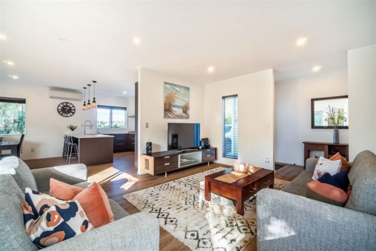 Photo of property in 13a Ensign Place, Hillcrest, Auckland, 0627