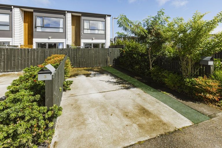 Photo of property in 11 Beardmore Lane, Papakura, 2110