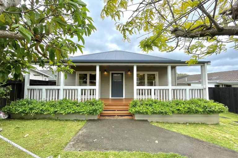 Photo of property in 2/20 Brook Street, Milford, Auckland, 0620