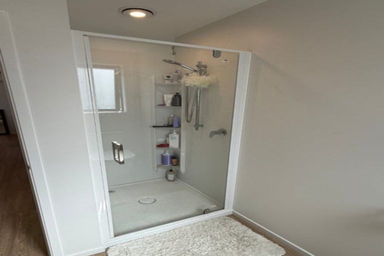 Photo of property in 2 Shelduck Road, Jacks Point, 9371