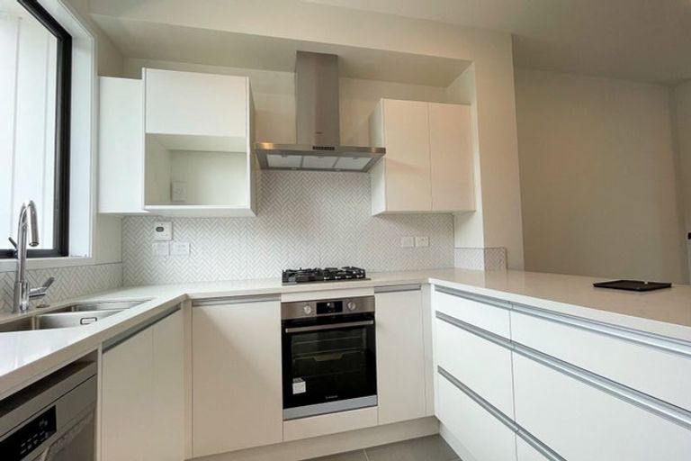 Photo of property in 78 Manarini Road, Westgate, Auckland, 0614