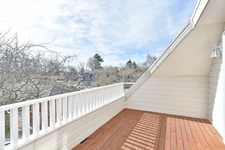 Photo of property in 2/2 Valley Road, Cashmere, Christchurch, 8022