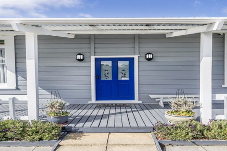 Photo of property in 31 Kapiti Crescent, Titahi Bay, Porirua, 5022