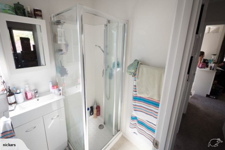 Photo of property in 15 Devonshire Road, Unsworth Heights, Auckland, 0632