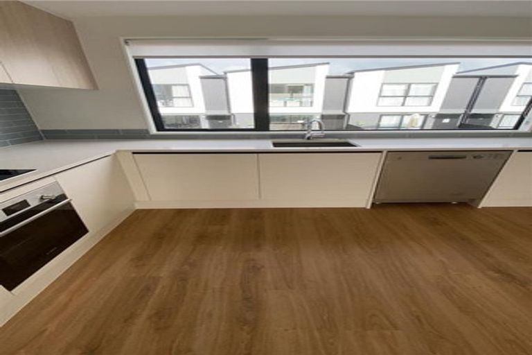 Photo of property in 33 Hinonga Loop, Silverdale, 0932