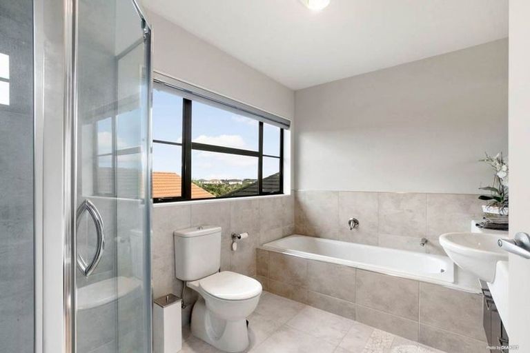 Photo of property in 7 Bronwylian Drive, Flat Bush, Auckland, 2016