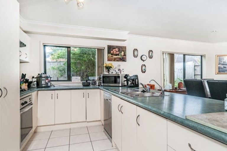 Photo of property in 41 Kellaway Drive, East Tamaki, Auckland, 2013