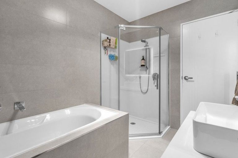 Photo of property in 12 Goodfellow Lane, Flat Bush, Auckland, 2019