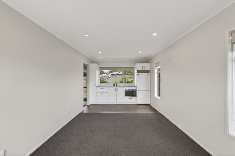 Photo of property in 2 Oakwood Drive, Highlands Park, New Plymouth, 4312