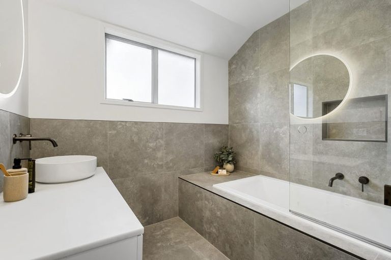 Photo of property in 36 Aldern Road, Massey, Auckland, 0614