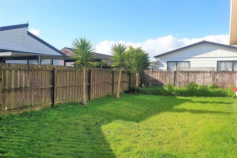 Photo of property in 1/39 Kopara Place, Clendon Park, Auckland, 2103